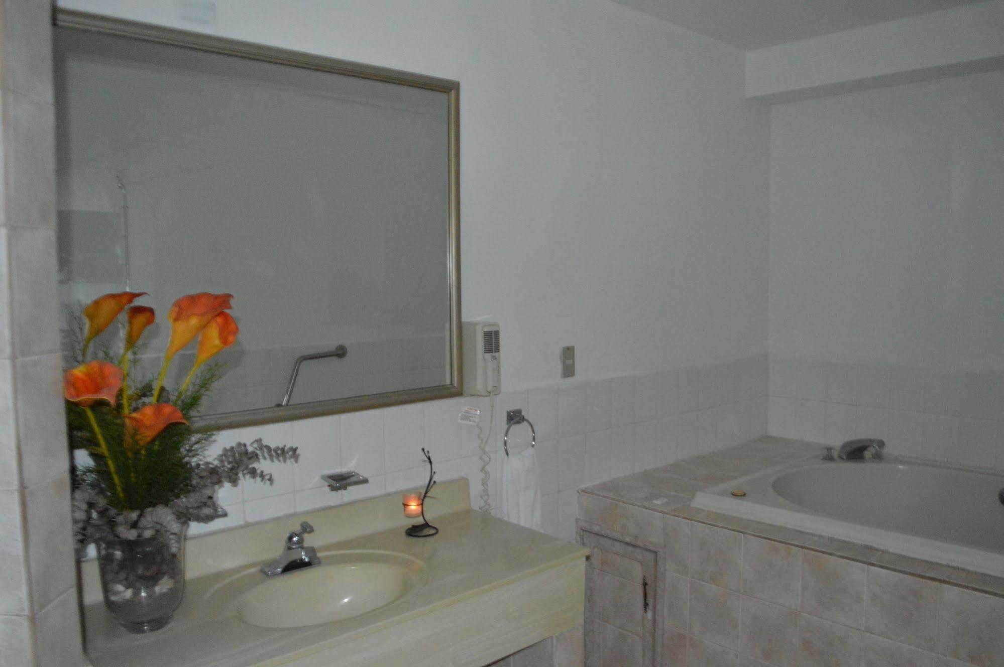 מנאגווה Hotel Casa Real מראה חיצוני תמונה